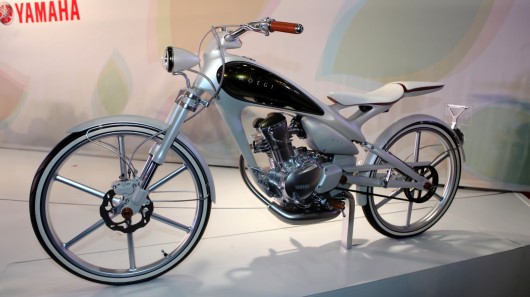 Yamaha shows retro lightweight 125cc motorcycle that gets 220 mpg