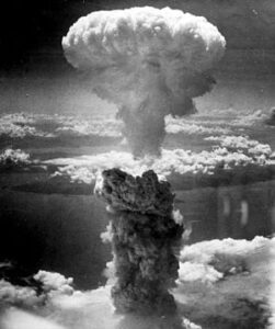 300px-Nagasakibomb (1)