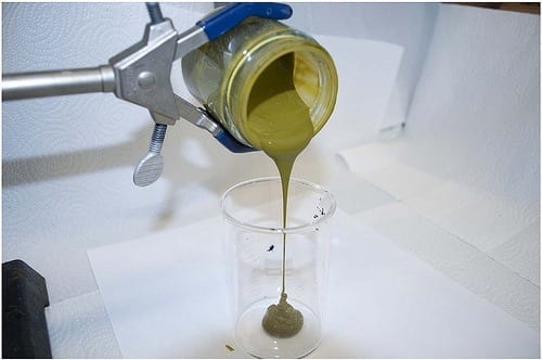 Algae to crude oil: Million-year natural process takes minutes in the lab