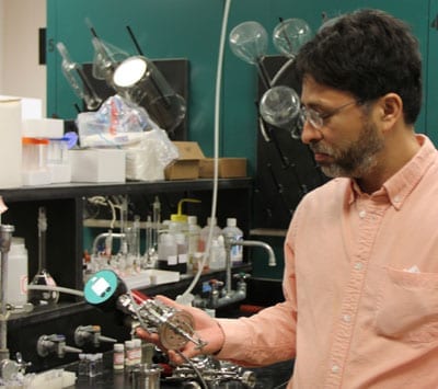 Ames Lab creates multifunctional nanoparticles for cheaper, cleaner biofuel