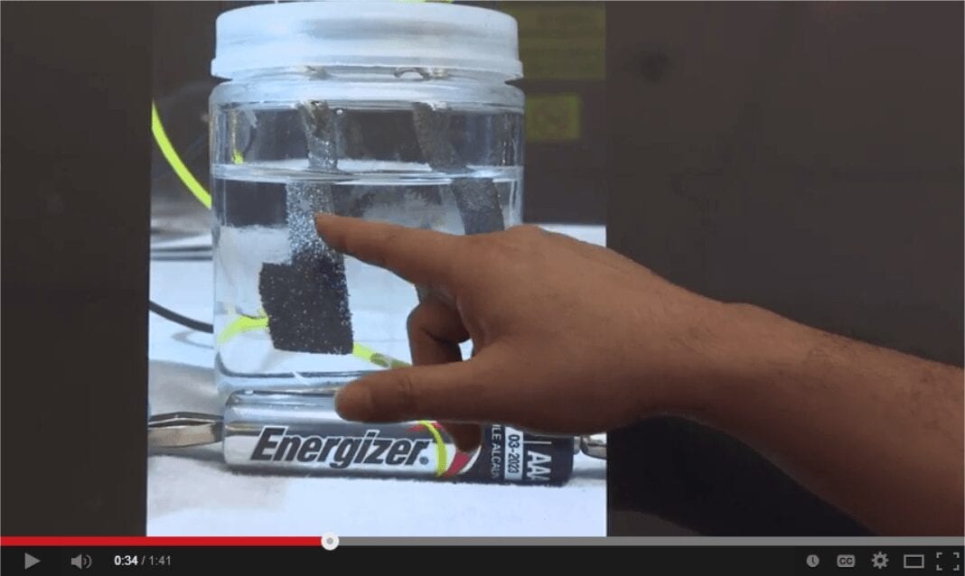 Stanford scientists develop water splitter that runs on ordinary AAA battery