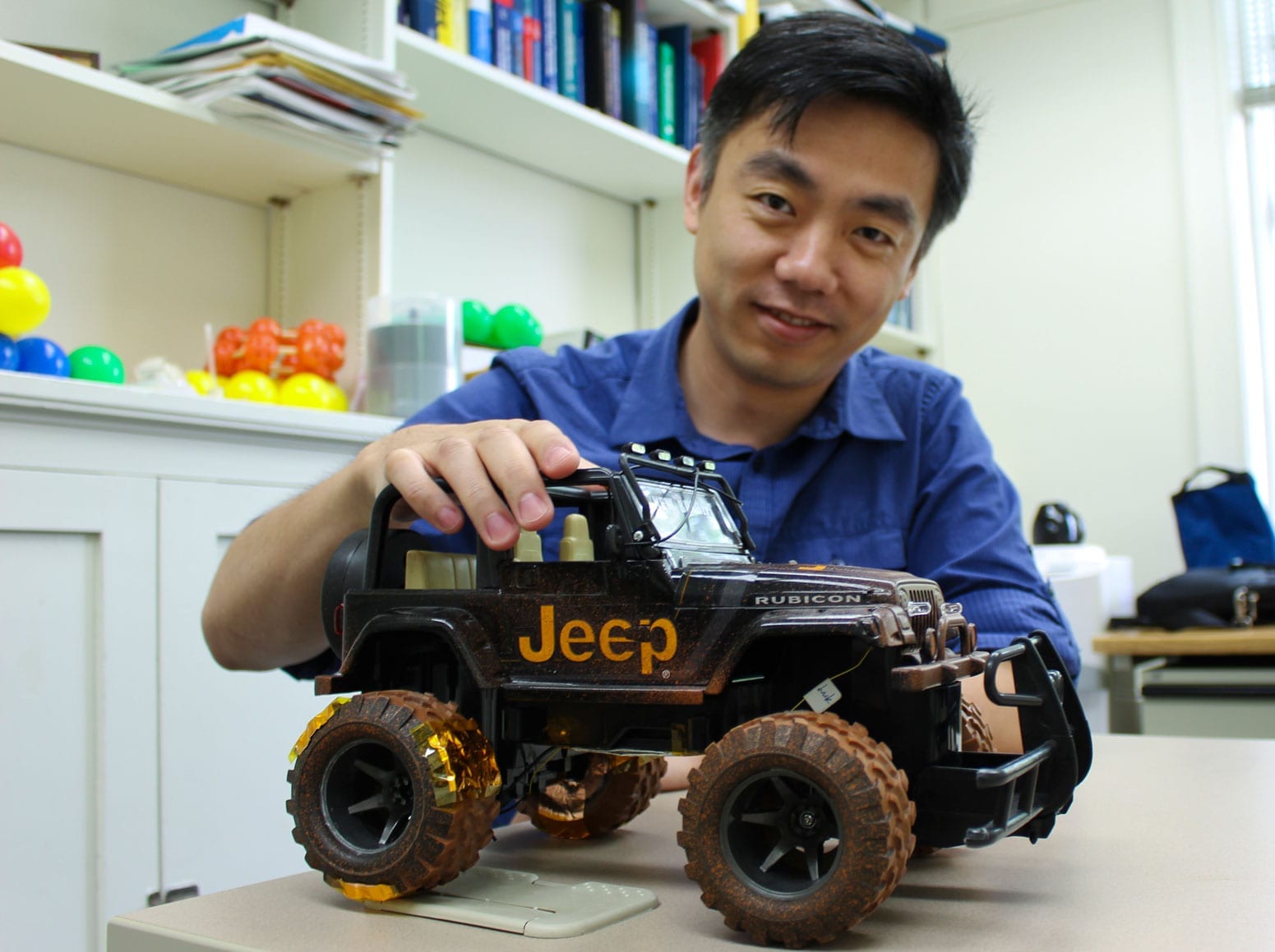 New nanogenerator harvests power from rolling tires