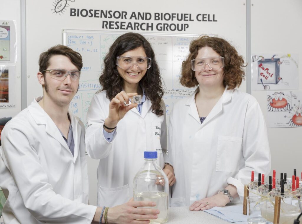 (Left to right): Ph.D. student Jon Chouler; Senior Lecturer in the Department of Chemical Engineering, Dr. Mirella Di Lorenzo; Senior Lecturer in the Department of Chemistry, Dr. Petra Cameron. CREDIT Tim Gander