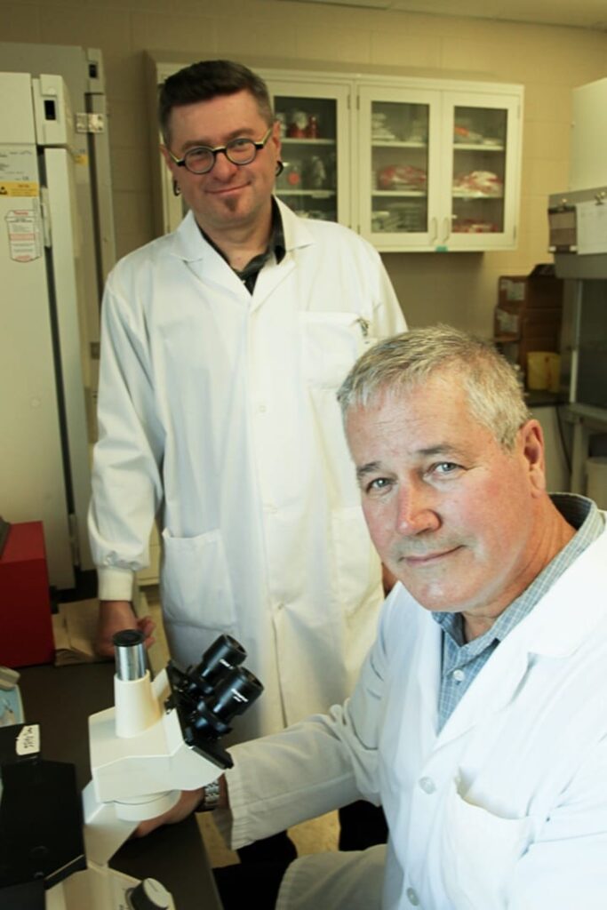 Lead scientist John Gordon (foreground) and Wojciech Dawicki (background), first author of the article, in Gordon’s lab at the U of S.