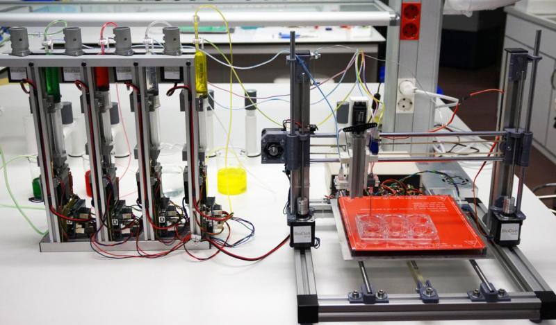 3D bioprinter produces living human skin for transplants to burn victims and other skin conditions