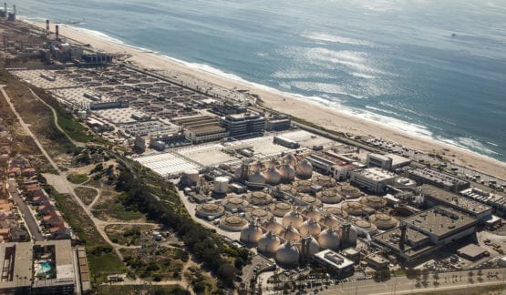 How to make coastal wastewater treatment plants energy-independent and carbon neutral
