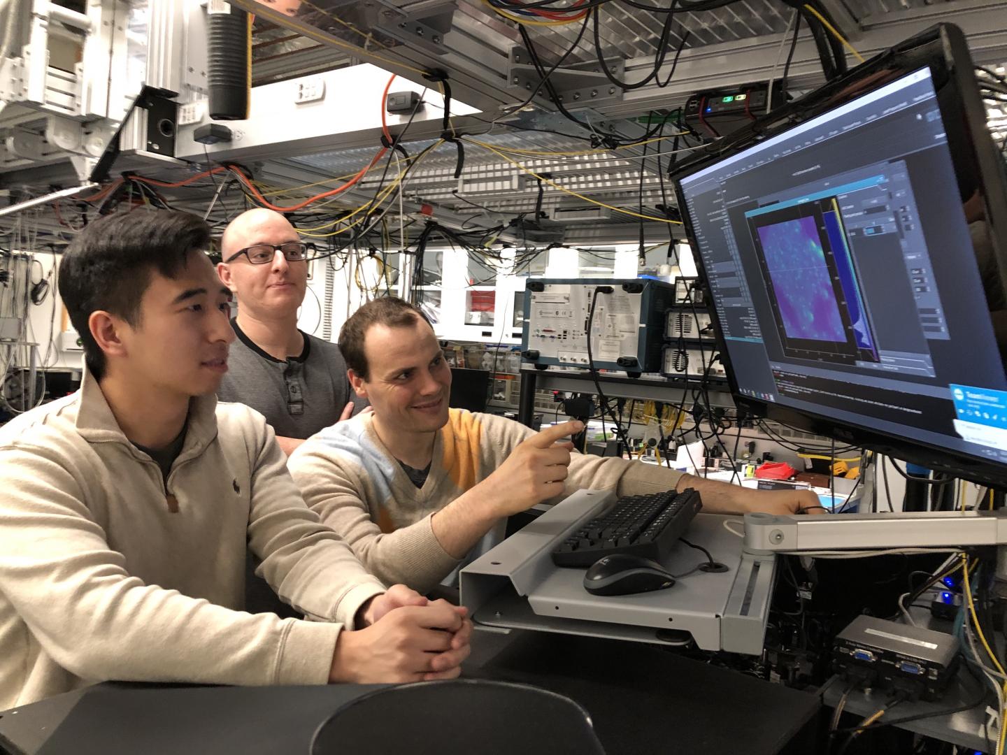 A team of scientists at the University of Chicago's Pritzker School of Molecular Engineering announced the discovery of a simple modification that allows quantum systems to stay operational--or "coherent"--10,000 times longer than before.

CREDIT
University of Chicago
