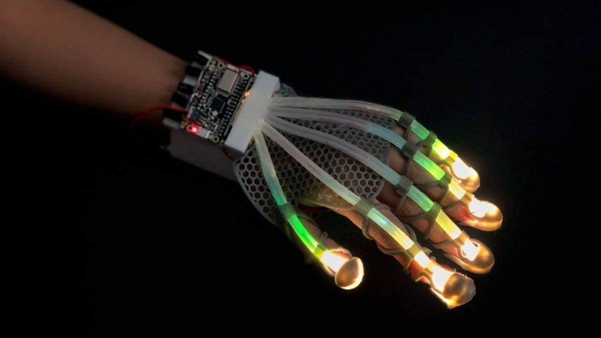 Cornell researchers in the Organic Robotics Lab designed a 3D-printed glove lined with stretchable fiber-optic sensors that use light to detect a range of deformations in real time.