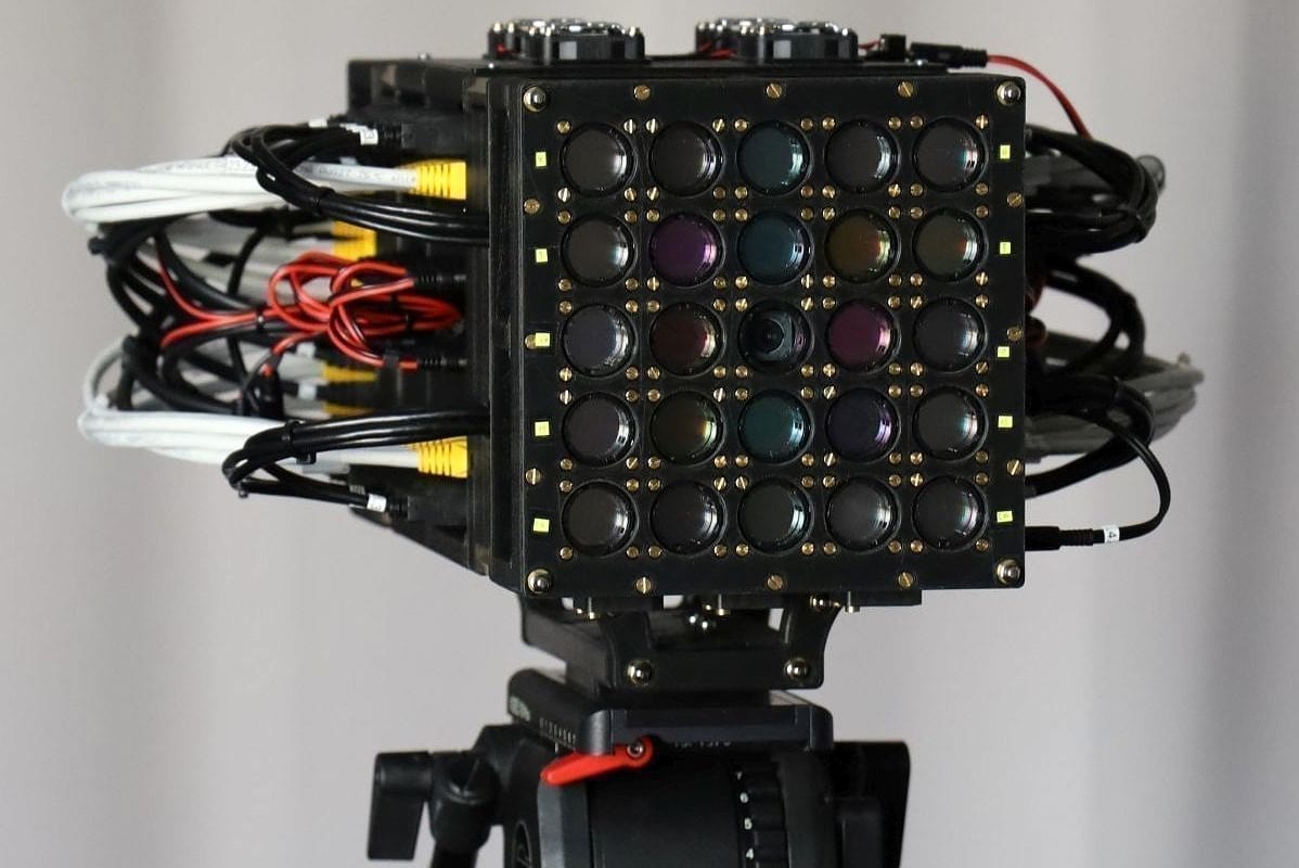 The prototype of the high-resolution multi-spectral camera developed by a research team at the Chair of Multimedia Communications and Signal Processing at FAU: 5x5 cameras combine spatial, temporal and spectral resolution. (Image: FAU/Nils Genser)