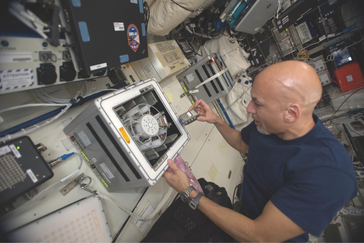 Astronaut Luca Parmitano performs the experiment aboard the International Space Station (credit: European Space Agency)