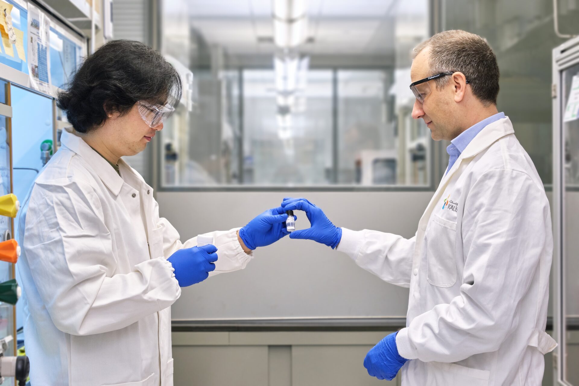 Sang-Ho Chung (left) and Professor Javier Ruiz-Martinez (right) are exploring ways to use a decades-old catalyst to produce a valuable component in synthetic rubber more sustainably. © 2023 KAUST; Eliza Mkhitaryan.